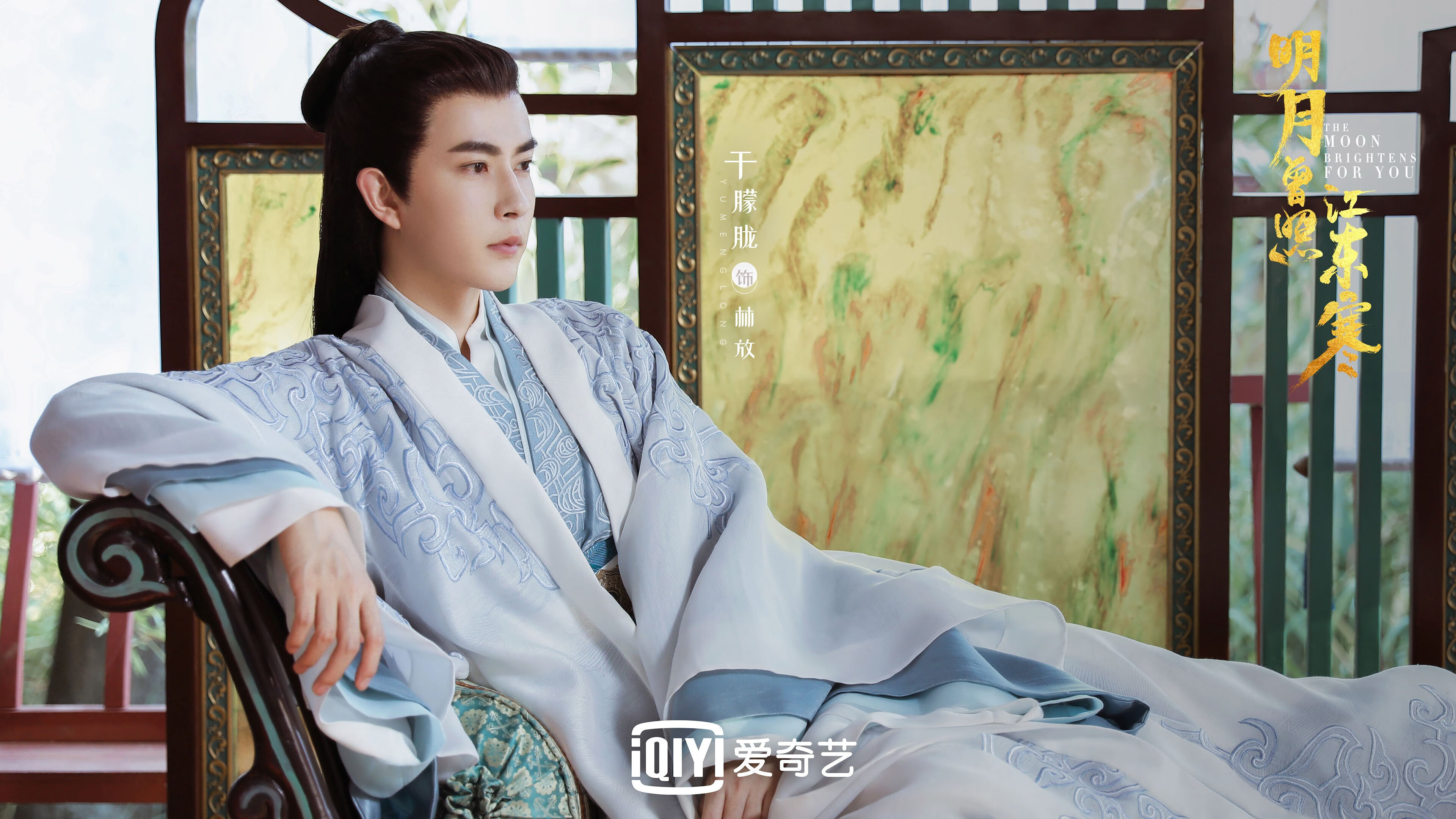 精彩对抗!球员们全力冲刺,场上火药味十足,球员冲刺速度