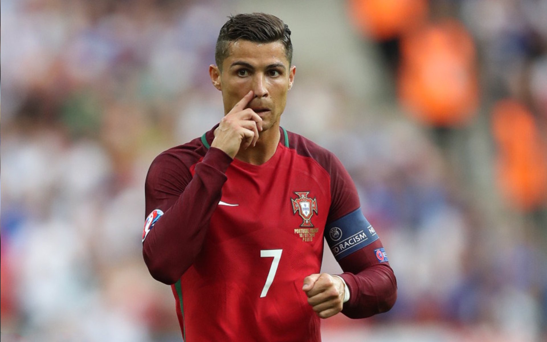 欧洲足坛变革：新政策引领未来发展轨迹，改变欧洲足坛格局的转会