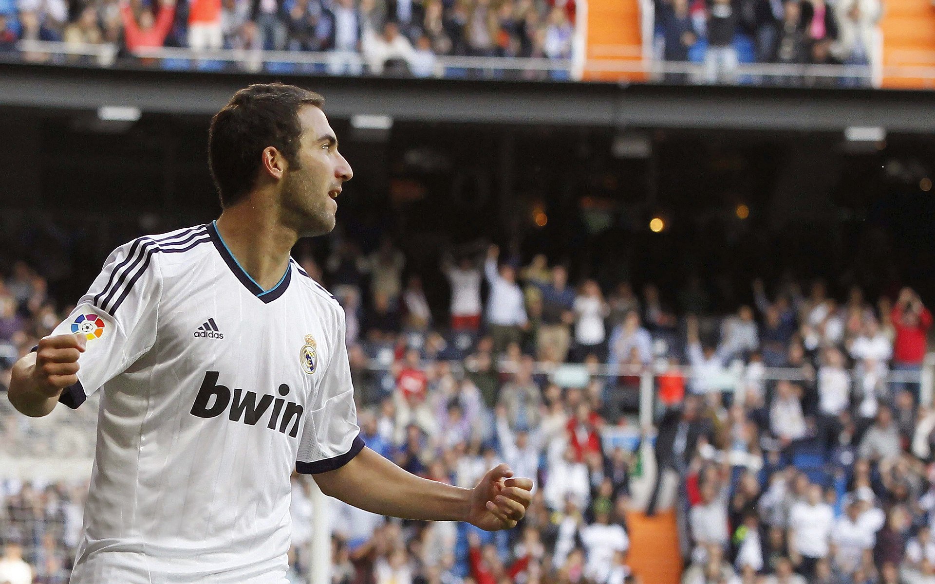 开云体育ios下载-主教练在比赛节奏混乱时的临场调整策略，主教练能否上场比赛